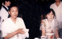 陈道明妻子近照曝光气质优雅两人幸福携手36年